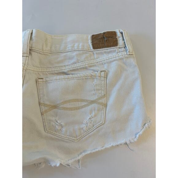 Abercrombie & Fitch White Denim Low Rise Cut-Off Shorts Distressed Womens Size 4 - Picture 6 of 12